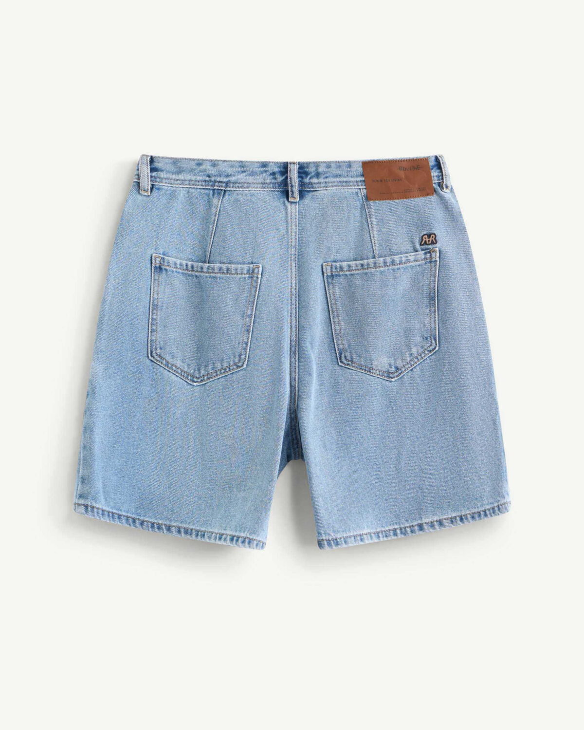 Men's denim shorts. Loose - Image 2