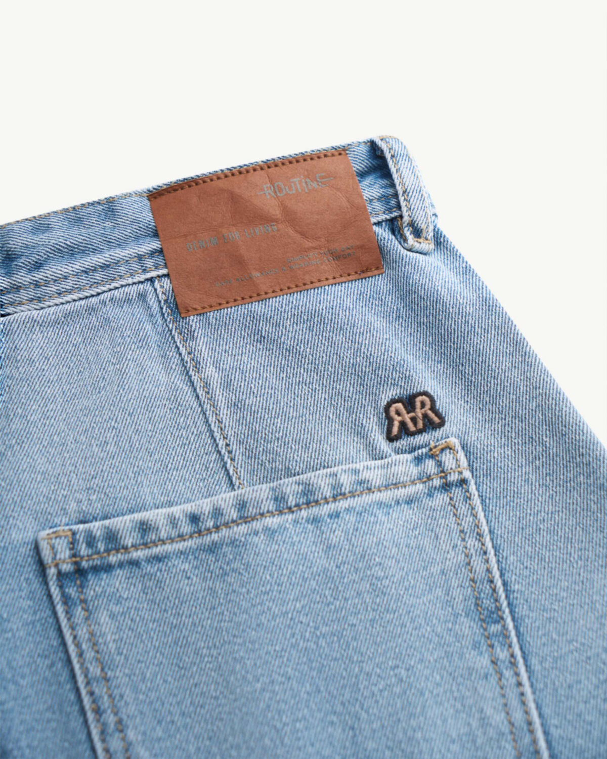Men's denim shorts. Loose - Image 5