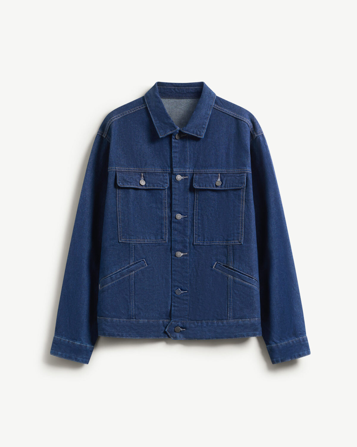 Men's jean jacket with diagonal pockets, loose form