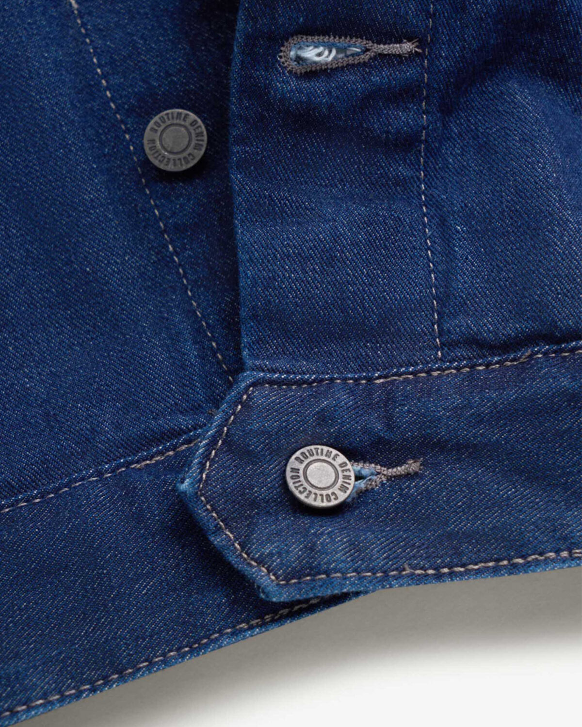 Men's jean jacket with diagonal pockets, loose form - Image 3