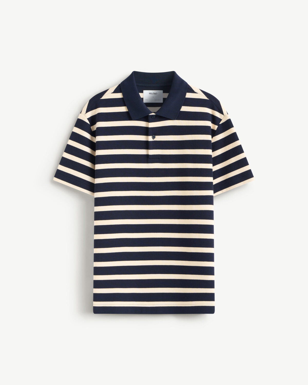 Men's short sleeve polo shirt with horizontal stripes.Fitted